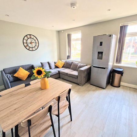 Central Reading Modern 3Br Flat - Walk To Station And High Street Esterno foto