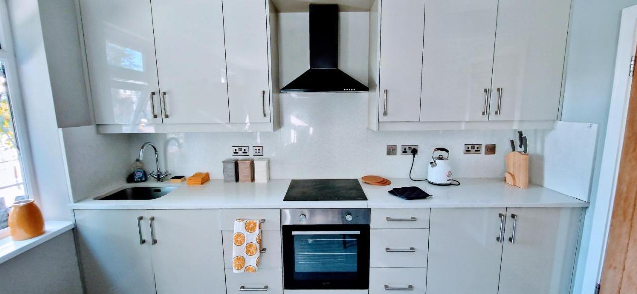 Central Reading Modern 3Br Flat - Walk To Station And High Street Esterno foto