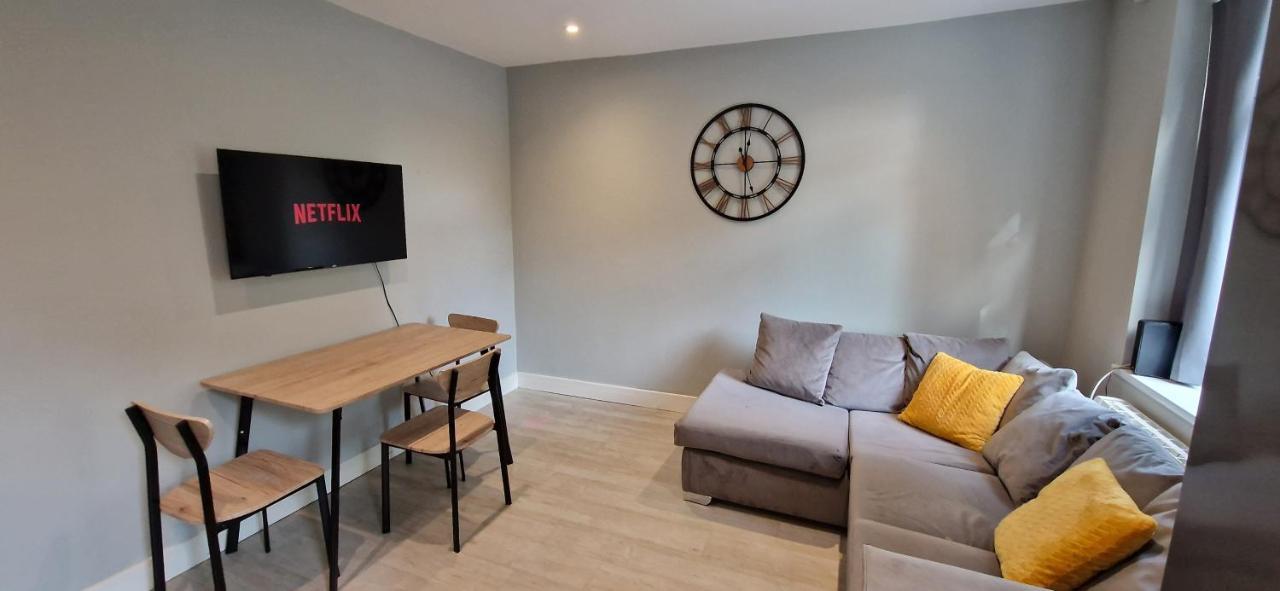 Central Reading Modern 3Br Flat - Walk To Station And High Street Esterno foto
