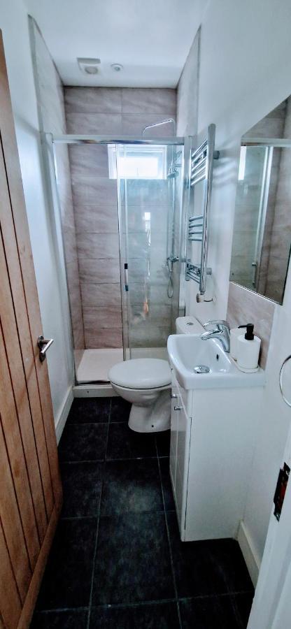 Central Reading Modern 3Br Flat - Walk To Station And High Street Esterno foto