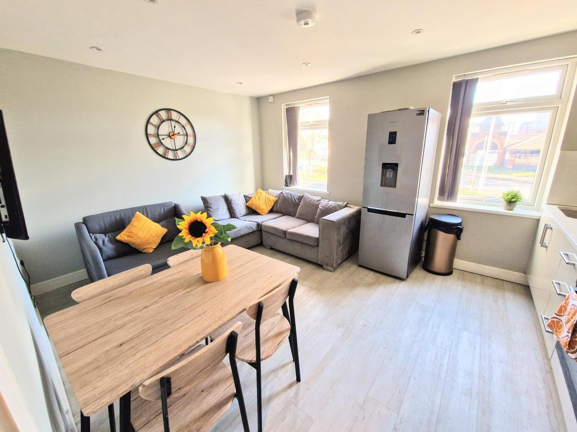 Central Reading Modern 3Br Flat - Walk To Station And High Street Esterno foto